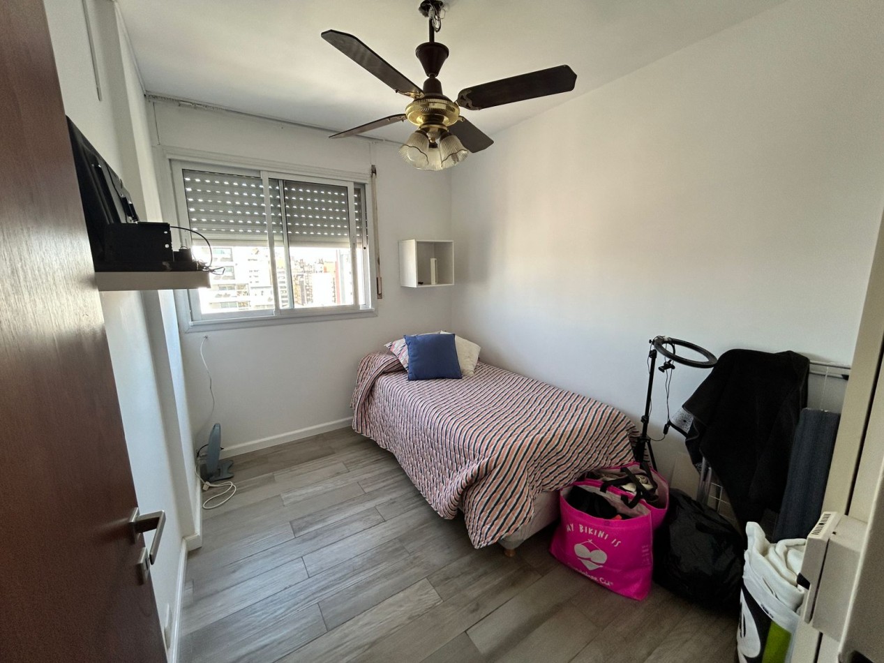 Zona rio. Departamento renovado. Cochera.