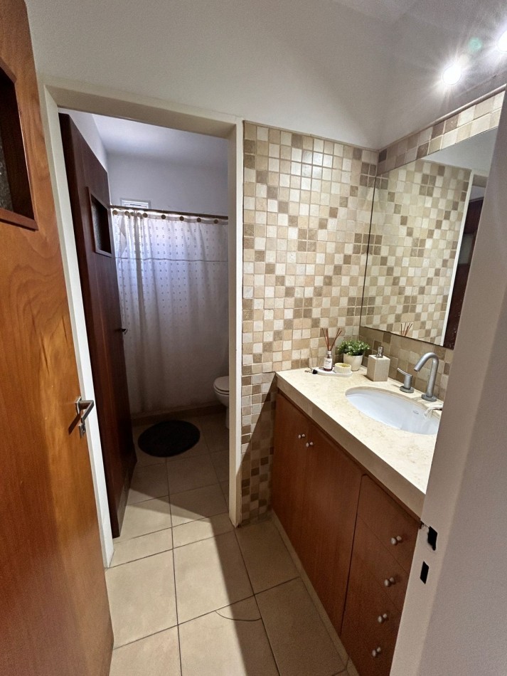 Zona rio. Departamento renovado. Cochera.
