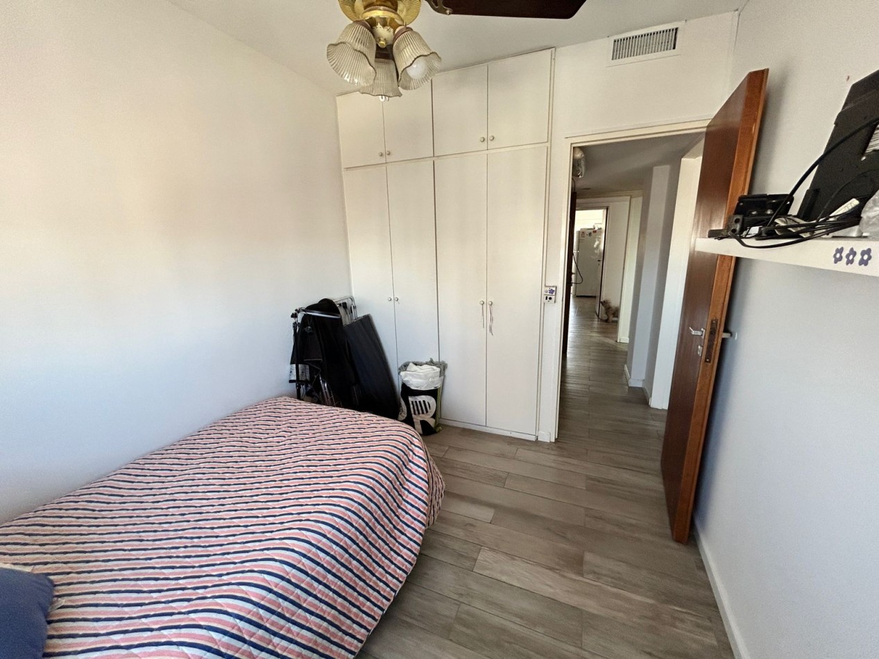 Zona rio. Departamento renovado. Cochera.