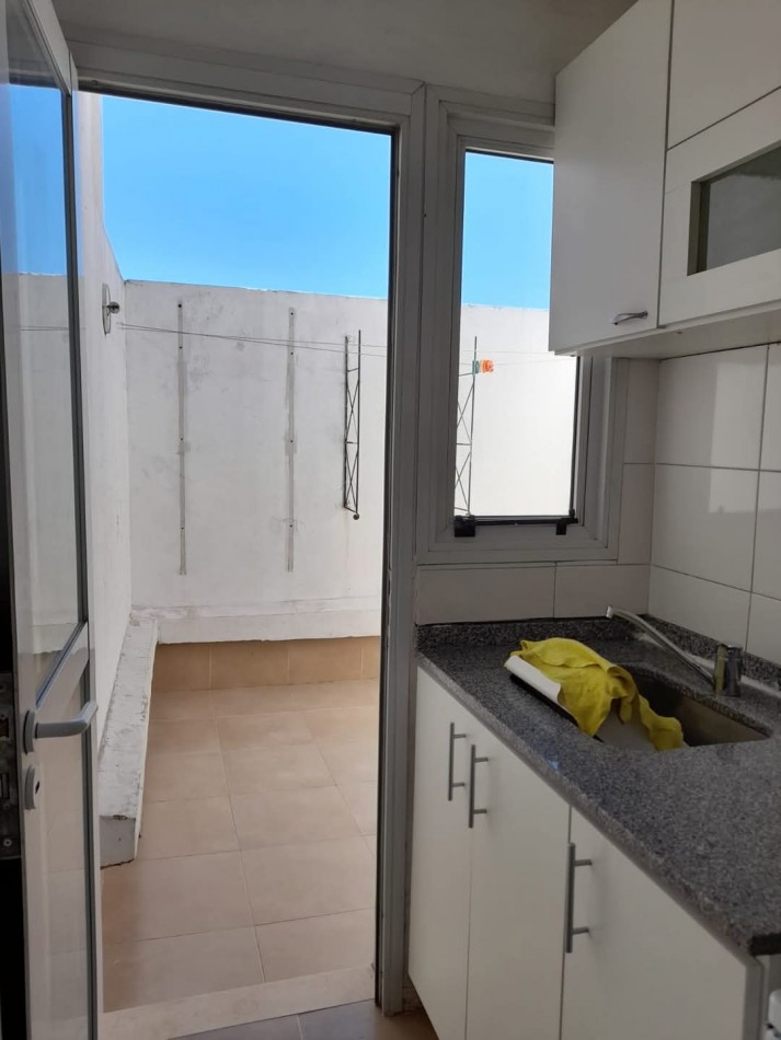Oportunidad !!! Venta de Monoambiente en calle Maipu 2279