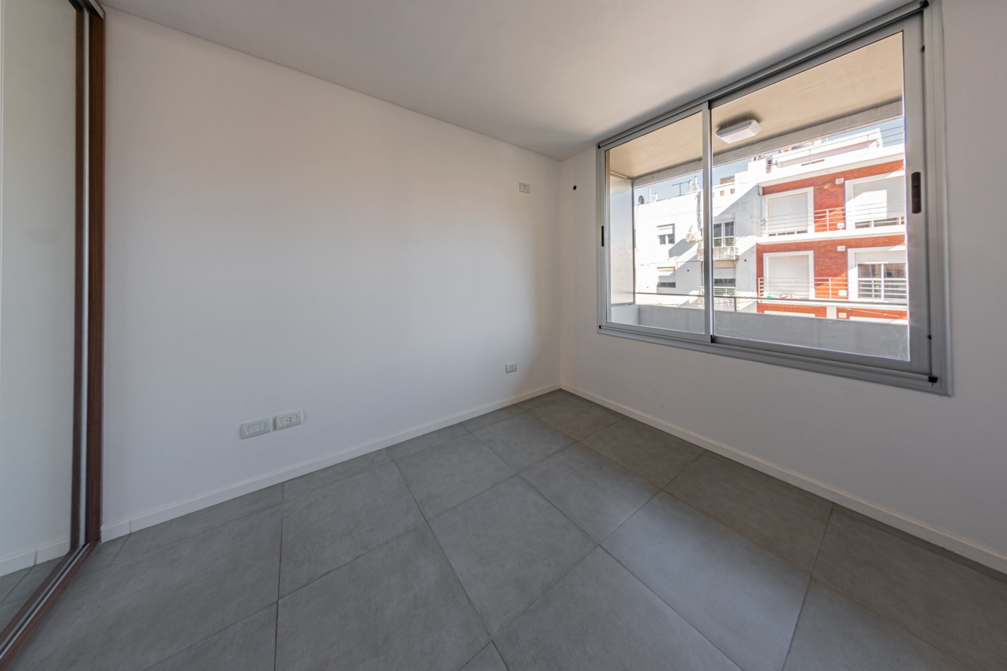 Amplio depto. de 1 dormitorio listo para escriturar.