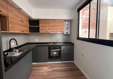 CASA DE PASILLO RECICLADA A NUEVO - NO PH- SIN EXPENSAS.